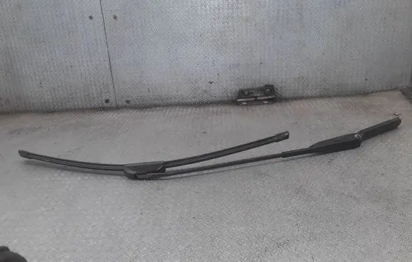 Nissan Primastar Windshield/front glass wiper blade 7700311582