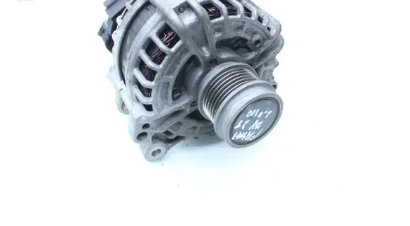Volkswagen PASSAT B8 Generator/alternator 05L903026N