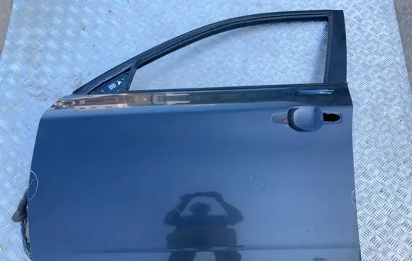 Subaru Impreza III Front door