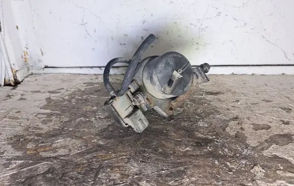 BMW 3 E36 Vacuum valve 11611734578 11611734