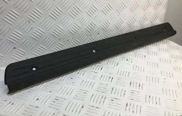 Mitsubishi Pajero Sport I Front sill trim cover MR227571