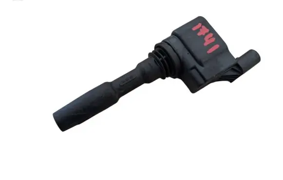 Volkswagen Golf VII High voltage ignition coil 05E905110A