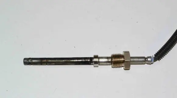 Mercedes-Benz C W205 Oil temperature sensor A0009058804