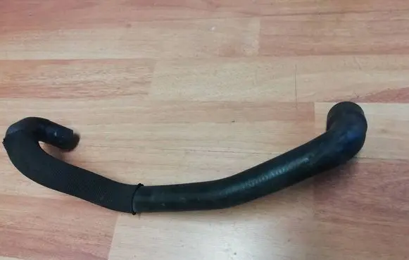 Mercedes-Benz R W251 Engine coolant pipe/hose
