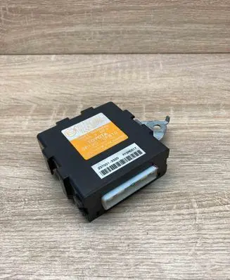 Toyota Corolla Verso AR10 Alarm control unit/module 081900F810