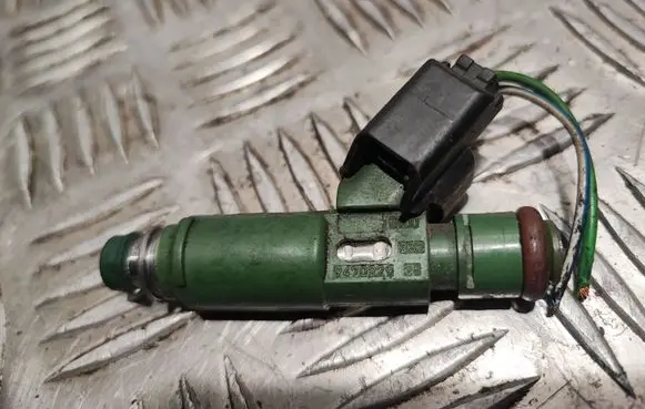 Volvo S80 Fuel injector 9470229