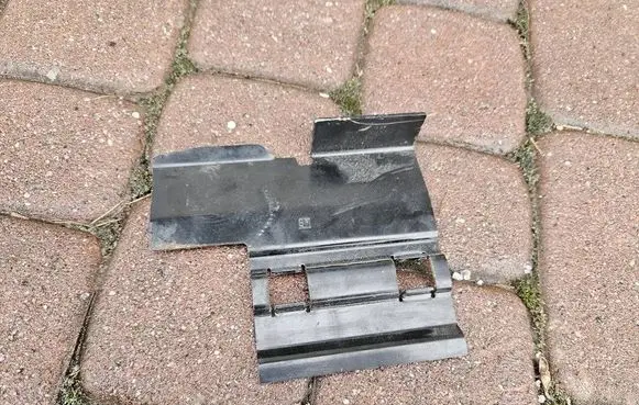 Opel Corsa E Battery bracket 