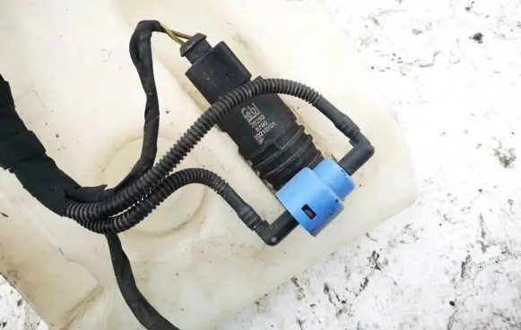 Audi A3 S3 8P Windscreen/windshield washer pump 26259 20210701