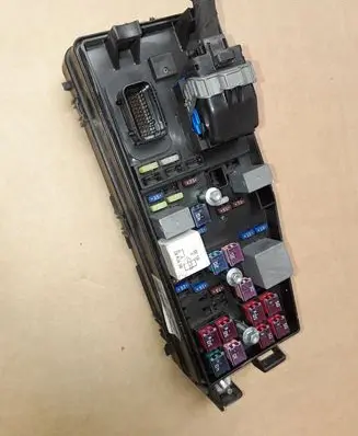 KIA Carnival Fuse module 919504D0500I