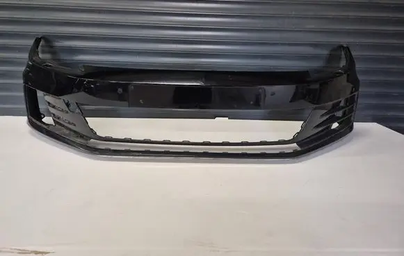 Volkswagen Scirocco Front bumper 1K8807101