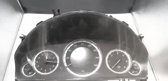 Mercedes-Benz E W212 Speedometer (instrument cluster) A2129002709 A2049022702 A2129013900