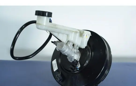 Ford Fusion Brake booster DG9C2B195AC