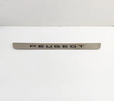 Peugeot 3008 III Front sill trim cover 98397473VV