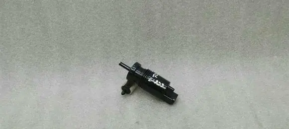 Mercedes-Benz R W251 Windscreen/windshield washer pump 060607