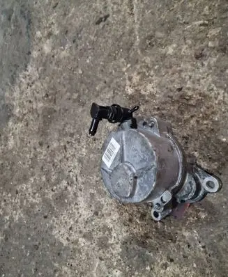 Nissan X-Trail T31 Vacuum pump