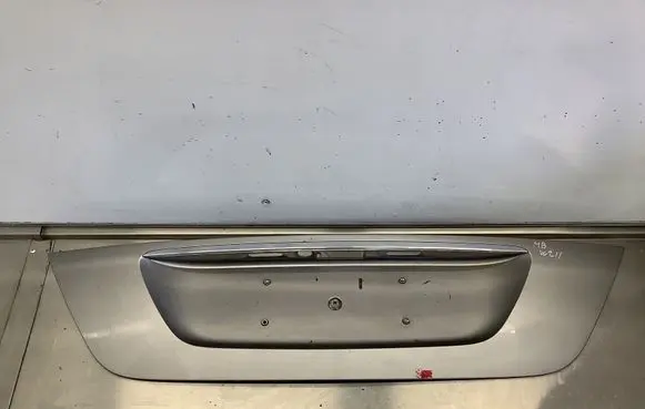 Mercedes-Benz E W211 Tailgate trim 2117500037