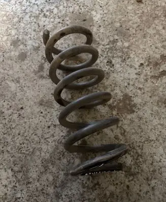 Volkswagen Touareg II Front coil spring 