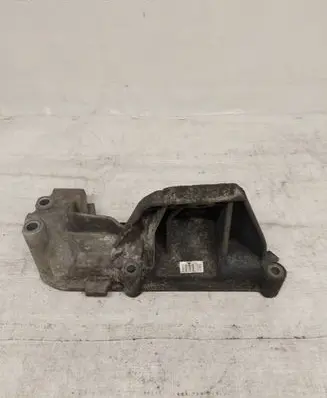 Iveco Daily 5th gen Engine mounting bracket 500394621