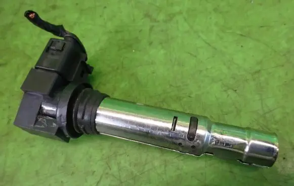 Seat Toledo III (5P) High voltage ignition coil 0986221023