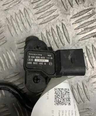 Volkswagen Touran I Air pressure sensor 036906051G 0261230081