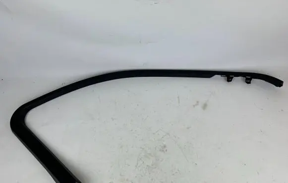 Mercedes-Benz E AMG W212 Front door glass trim molding A2127250171 07189000