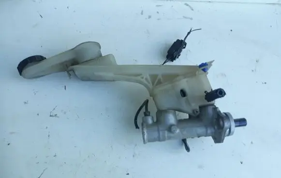 Mazda Premacy Master brake cylinder