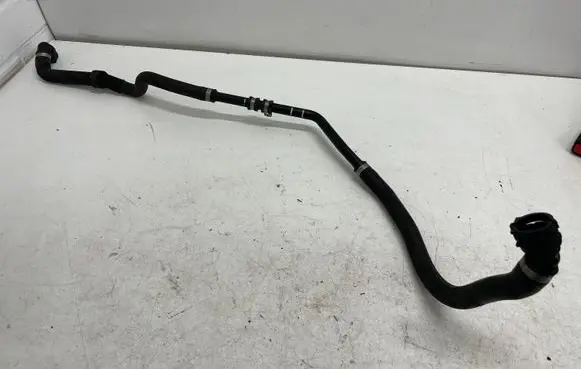 Mercedes-Benz E W213 Engine coolant pipe/hose