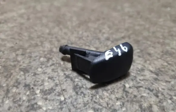 BMW 3 E46 Windshield washer spray nozzle 61601384859