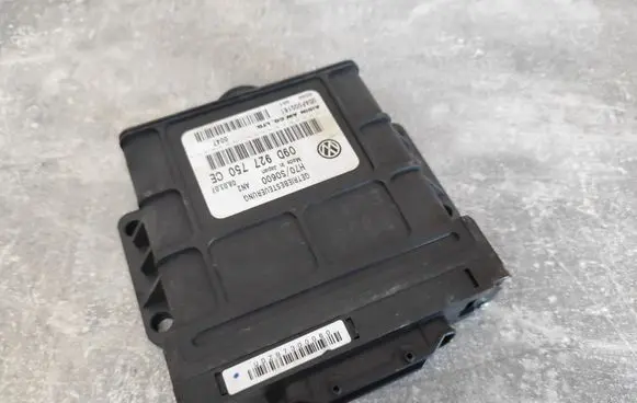 Volkswagen Touareg I Gearbox control unit/module 09D927750CE
