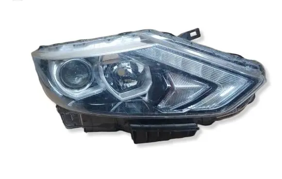 Nissan Qashqai Headlight/headlamp 10018013