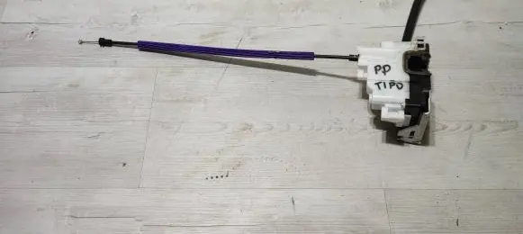 Fiat Tipo Front door lock