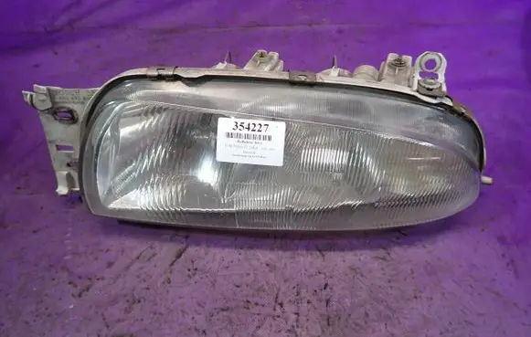 Ford Fiesta Headlight/headlamp 0301049201