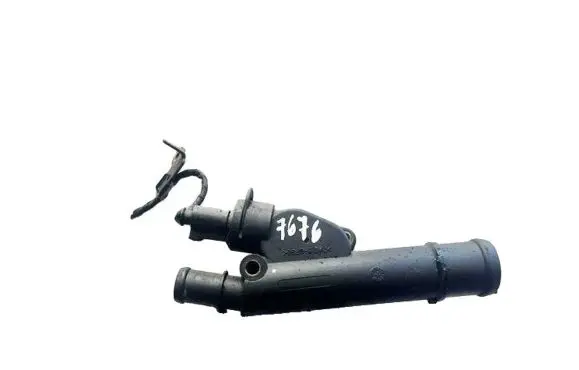 Volkswagen PASSAT B6 Engine coolant pipe/hose