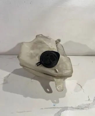 Toyota Prius (XW20) Windshield washer fluid reservoir/tank 060851145