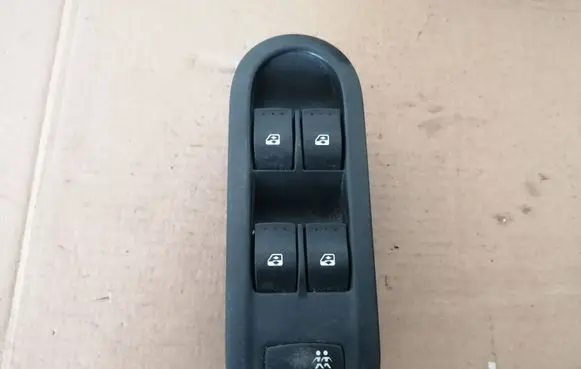 Renault Megane II Electric window control switch 156018070