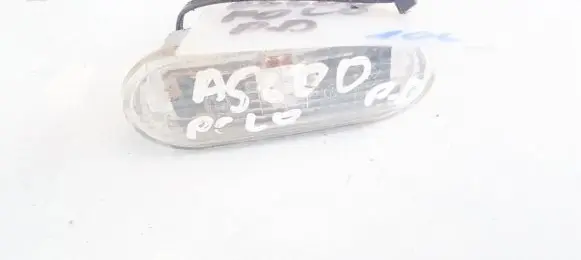 Front fender indicator light