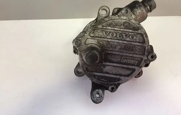 Volvo V70 Vacuum pump 30731825
