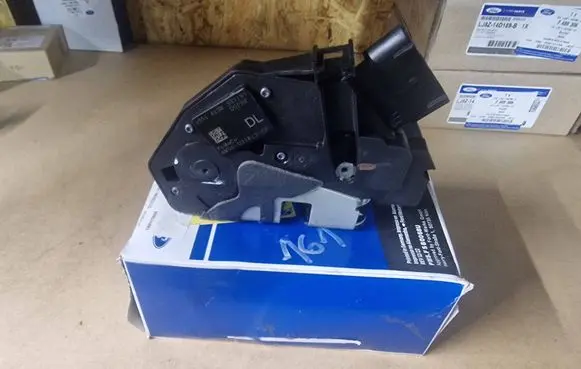Ford Focus C-MAX Sliding door lock Am5a-u21813cf