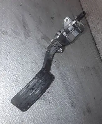Subaru Forester SH Accelerator throttle pedal 36010AG140 1988007120