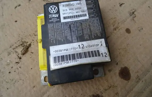 Volkswagen PASSAT B6 Airbag control unit/module 3C0909605M 391125 11H031S2522