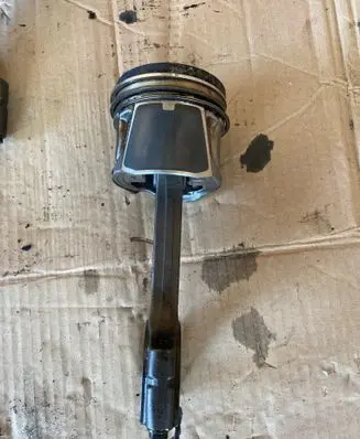 Renault Master III Piston 085209