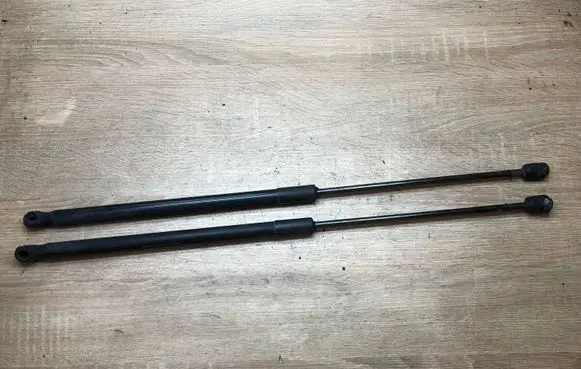 Skoda Octavia Mk2 (1Z) Rear window strut damper 1Z5827550 1Z582755001S