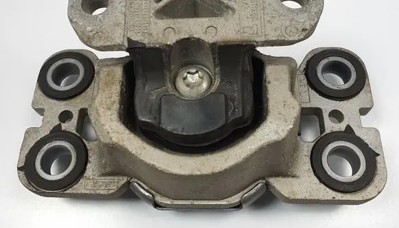 Land Rover Freelander 2 - LR2 Engine mount vacuum valve 6G92-7M121-LG