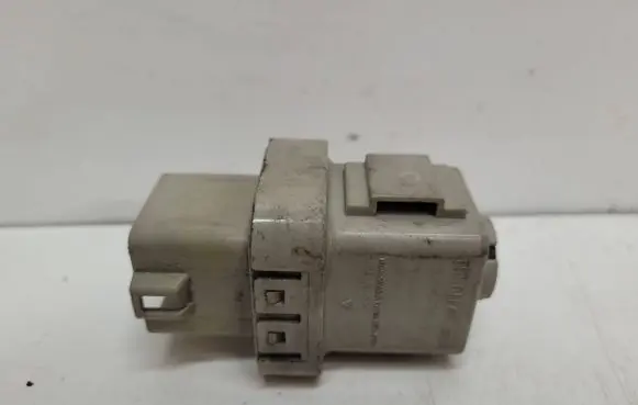 KIA Sportage Glow plug pre-heat relay 368302F150