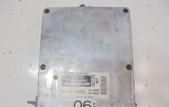 Toyota Yaris Verso Engine control unit/module ECU 89661-52060