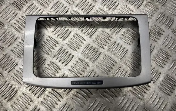 Volkswagen PASSAT B6 Radio/GPS head unit trim 3C0858069M