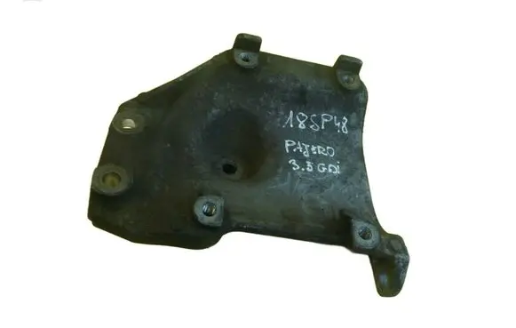 Mitsubishi Pajero A/C compressor mount bracket MR398429