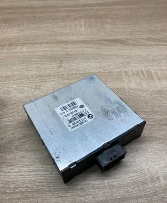 BMW 3 E90 E91 Voltage converter inverter 9127088 8ES00947920