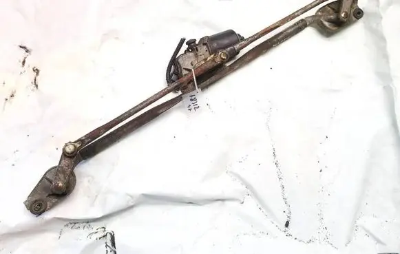 Chrysler 300 - 300C Front wiper linkage and motor