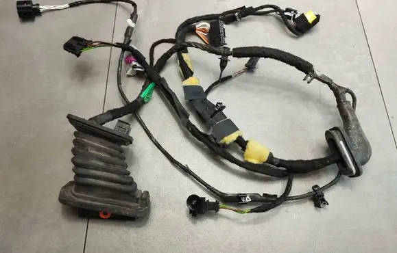 Volkswagen Scirocco Front door wiring loom/harness boot 